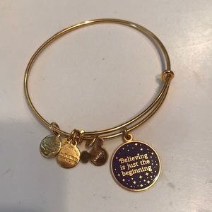 Charm bracelet